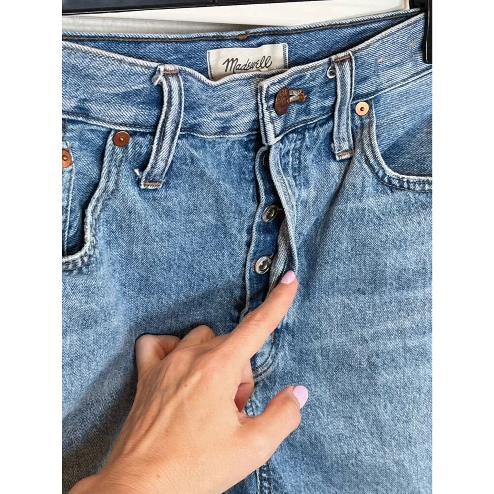 Madewell High-Rise Long Denim Shorts in Brightwater Wash size 29